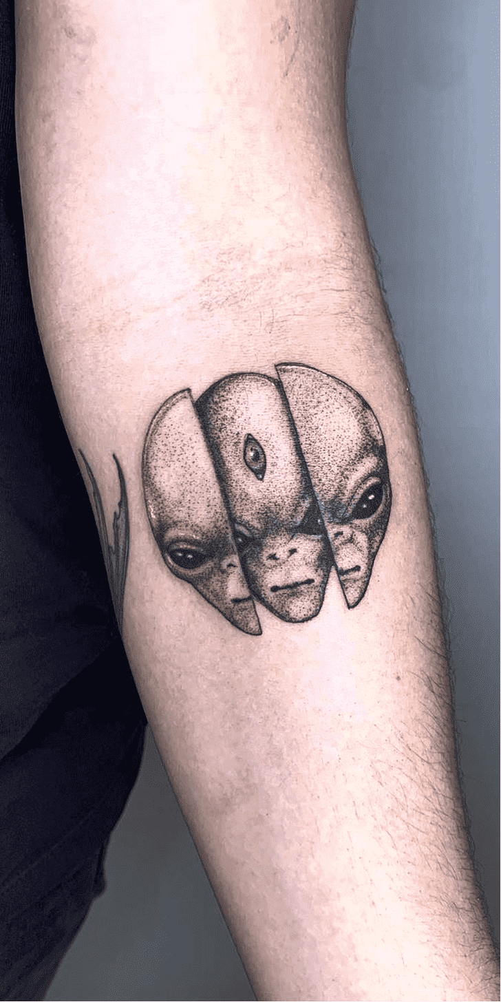 Alien Tattoo Shot