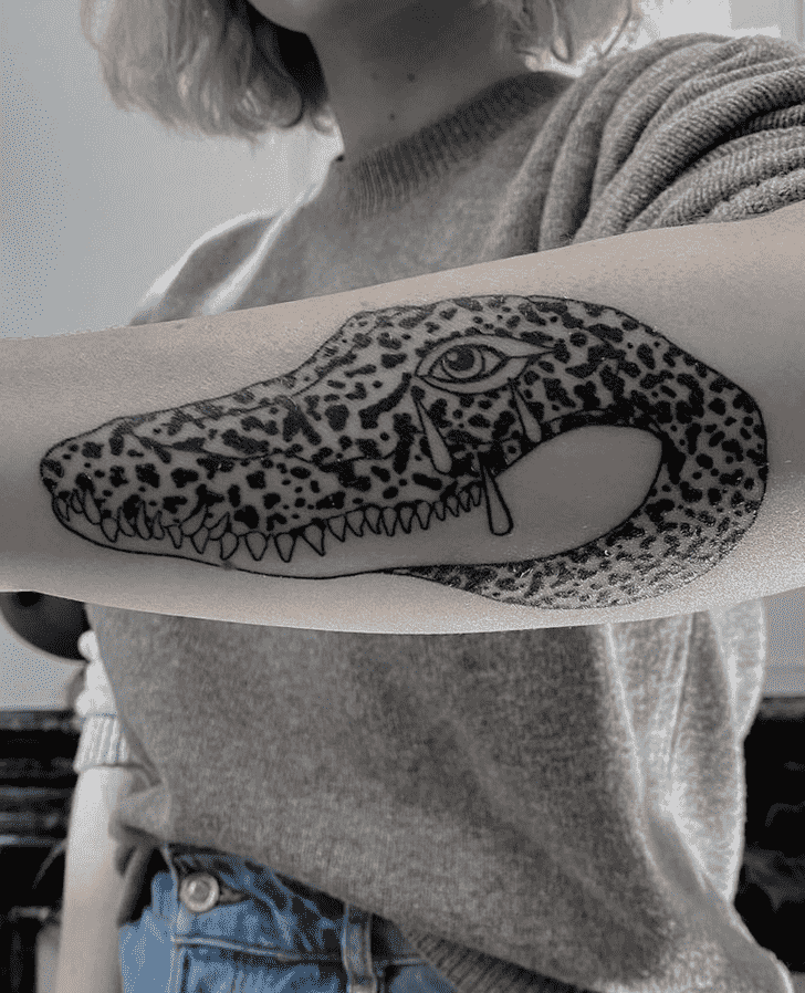 Crocodile Tattoo Figure