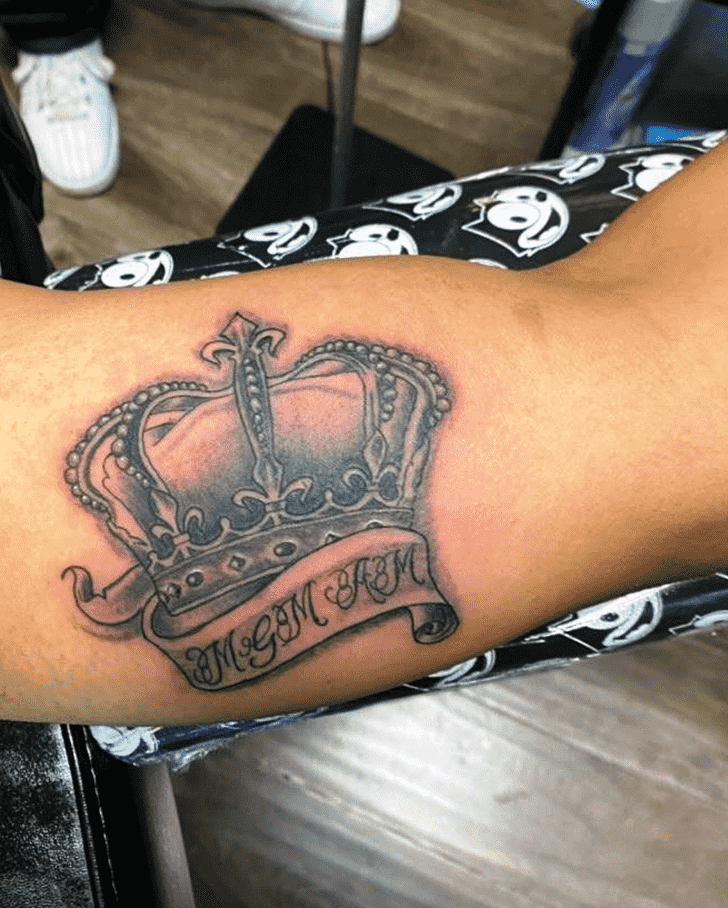 Crown Tattoo Figure