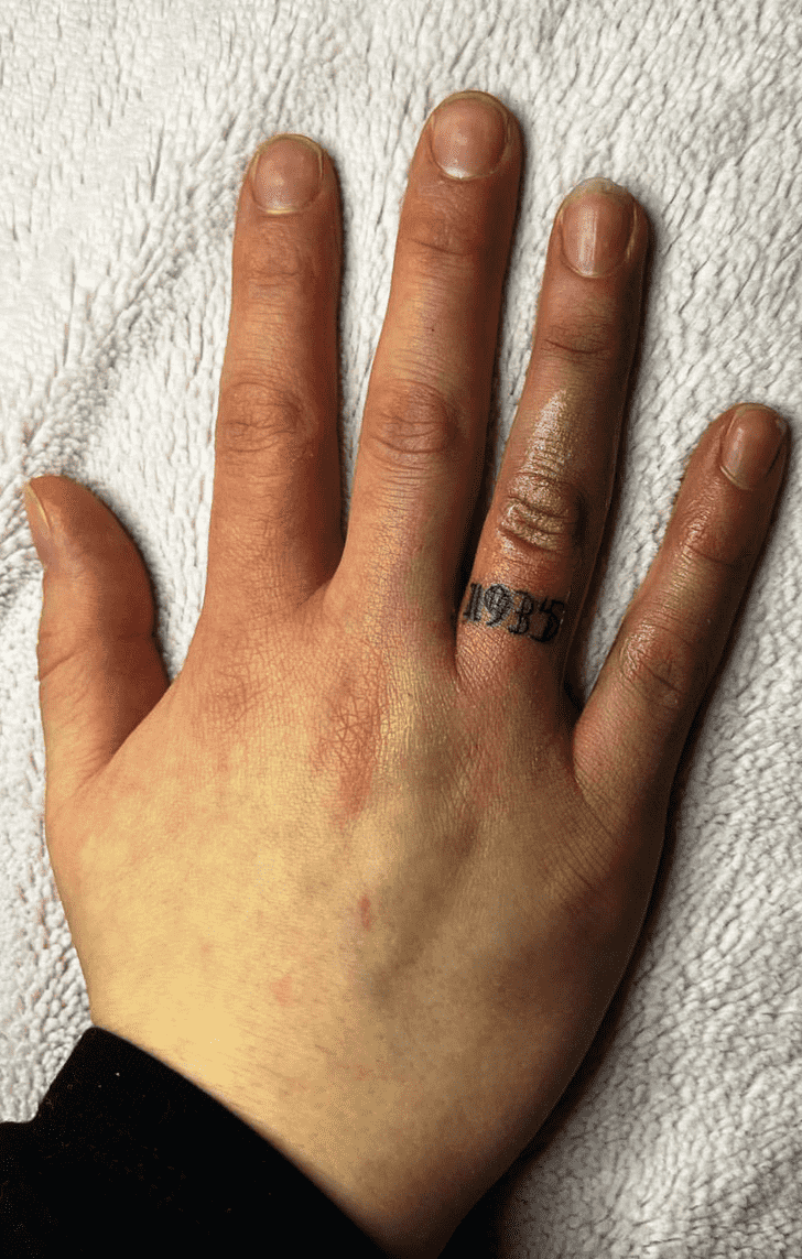 Finger Tattoo Photos
