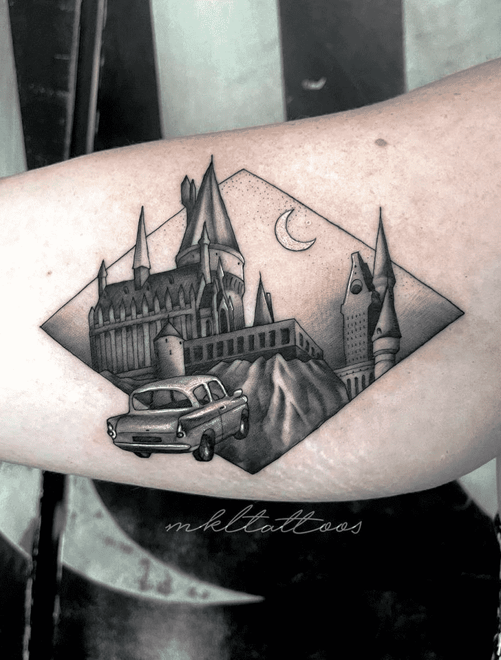 Hogwarts Tattoo Figure