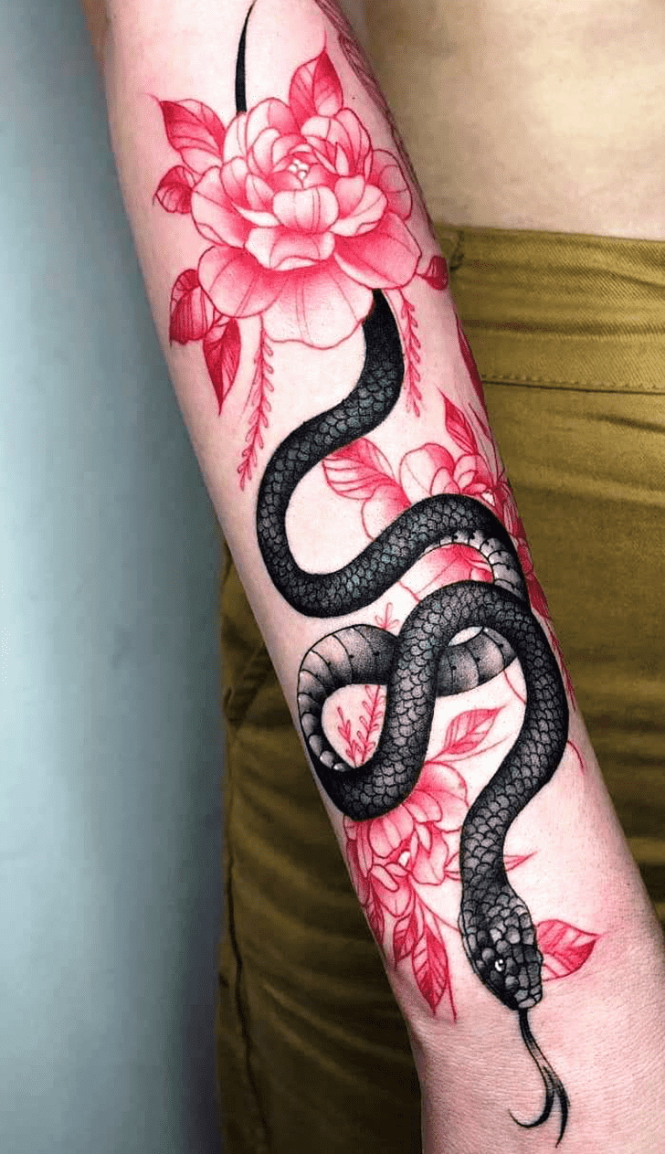 Serpiente Tattoo Shot