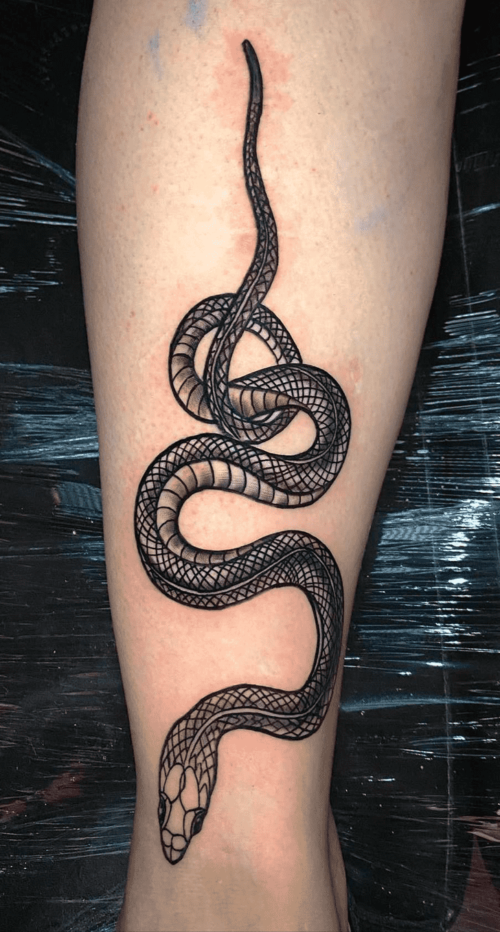 Serpiente Tattoo Shot