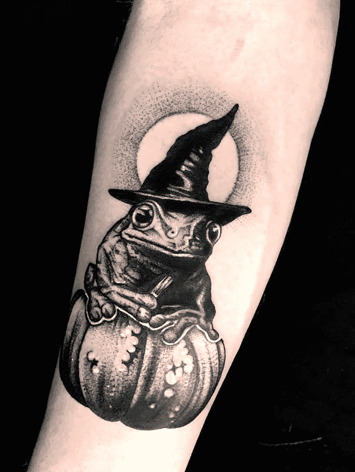 Toad Tattoo Shot