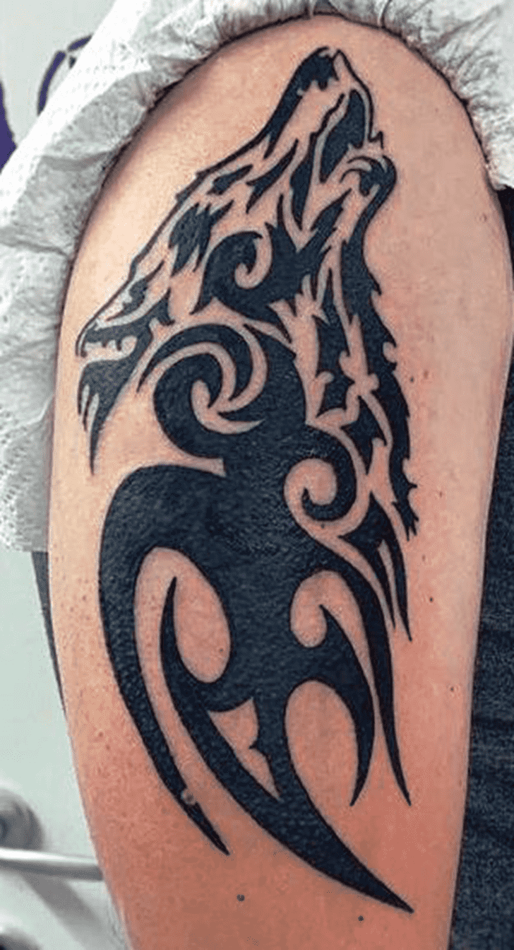 Tribal Wolf Tattoo Figure