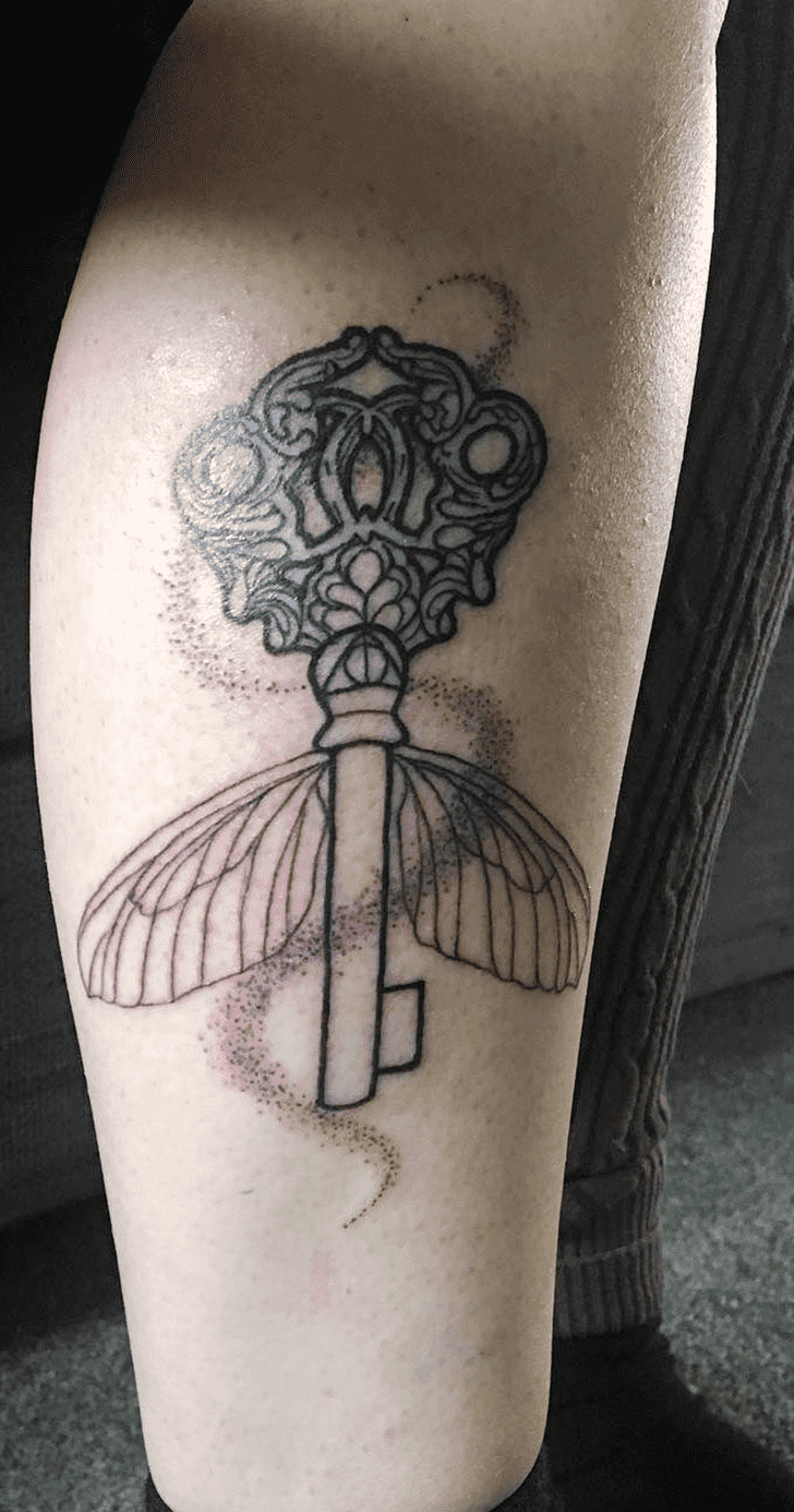 Winged Keys Tattoo Figure